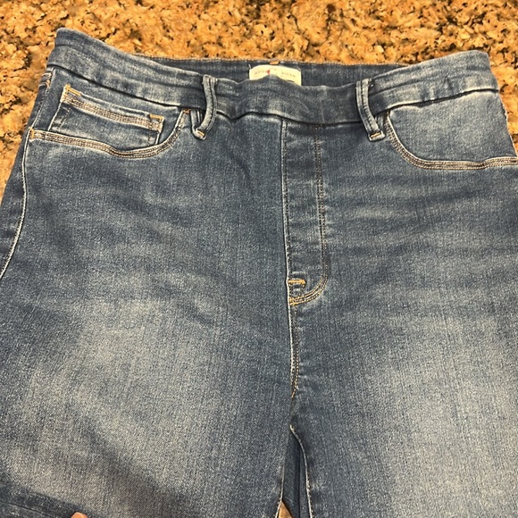 Good American stretch jean - no button fly jegging. Size 4 - Picture 5 of 7